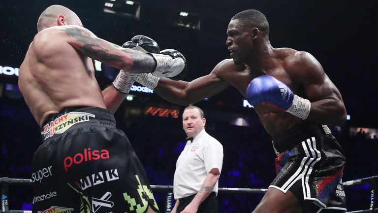 Riakporhe takes a vital win over Glowacki