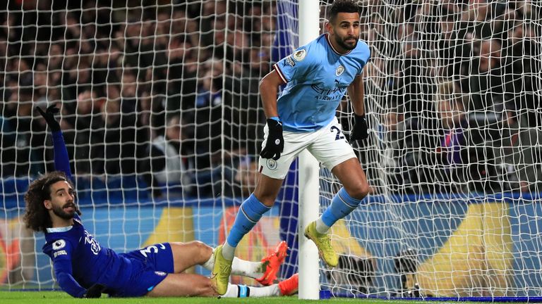 Riyad Mahrez memecah kebuntuan Man City pada babak kedua di Stamford Bridge