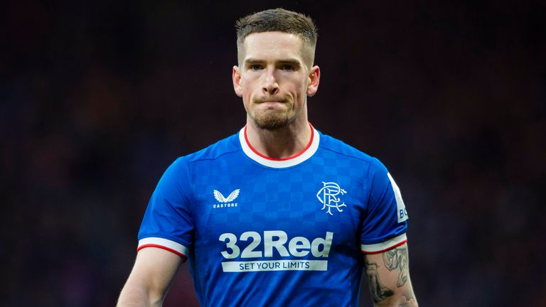 GLASGOW, ESCOCIA - 15 DE ENERO: Rangers'  Ryan Kent durante un partido semifinal de la Copa Viaplay entre Rangers y Aberdeen en Hampden Park, el 15 de enero de 2023, en Glasgow, Escocia.  (Foto de Ross MacDonald/Grupo SNS)