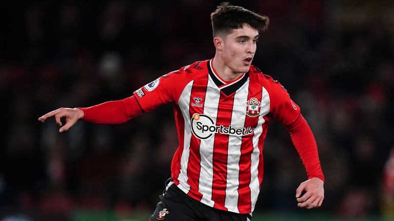Tino Livramento: Newcastle 'in talks' with Southampton over deal for right-back | Video | Watch TV Show | Sky Sports