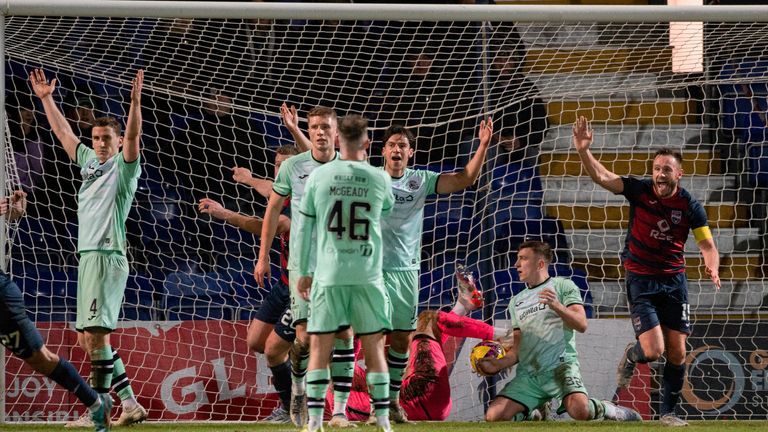 DINGWALL, SCOTLAND - JANUARY 31: Hibs players appeal as Ross County&#39;s Yan Dhanda scores straight from a corner to make it 1-1 during a cinch Premiership match between Ross County and Hibernian at the Global Energy Stadium, on January 31, 2023, in Dingwall, Scotland. (Photo by Paul Devlin / SNS Group)...