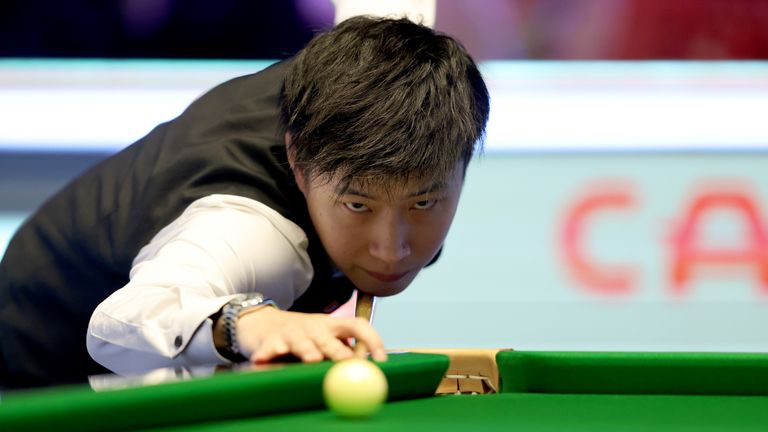 Cazoo UK Championship - Day One - York Barbican
China�s Zhao Xintong in action against England�s Sam Craigie (not pictured) during day one of the Cazoo UK Snooker Championship at the York Barbican. Picture date: Saturday November 12, 2022.