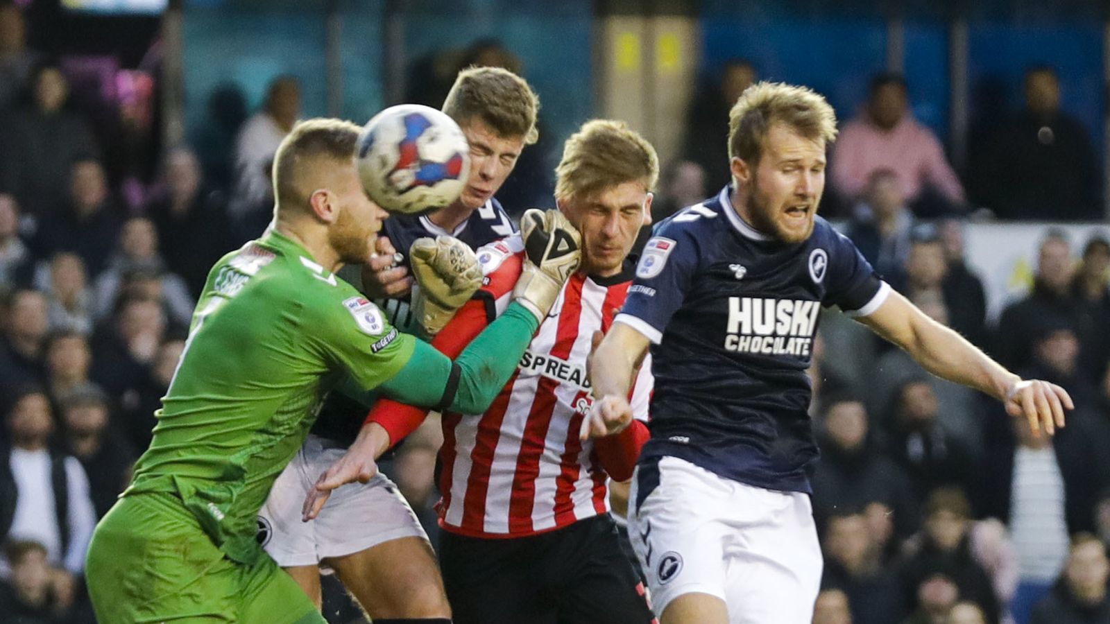 Sunderland's Dennis Cirkin salvages a point at Millwall in a brief comeback  from injury - Chronicle Live