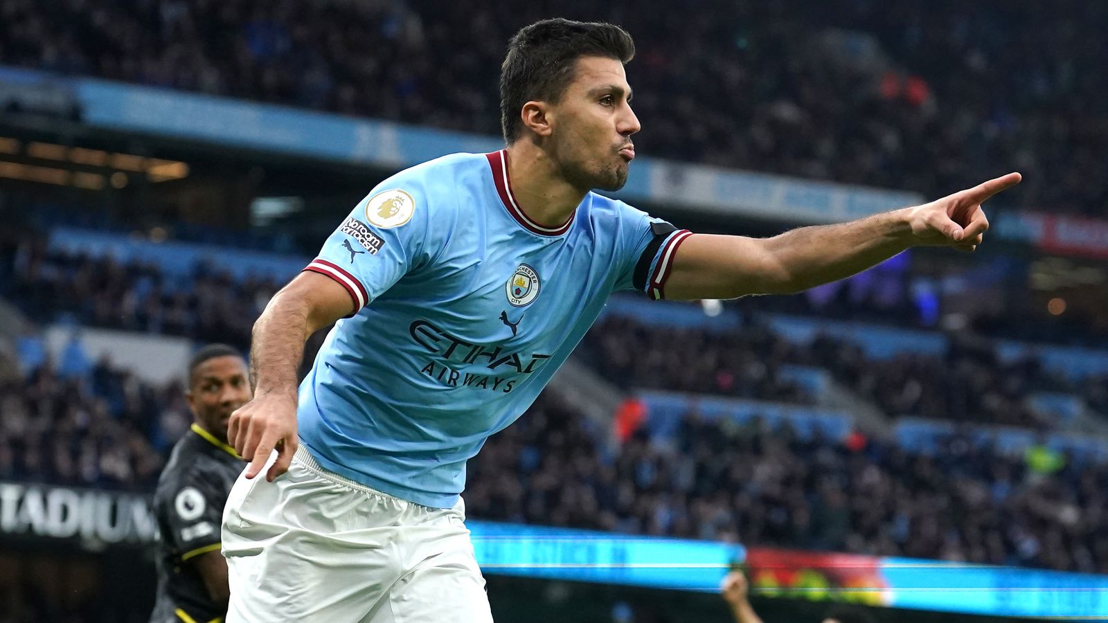 Fred steps up for Man Utd as Rodri underlines Man City importance ...