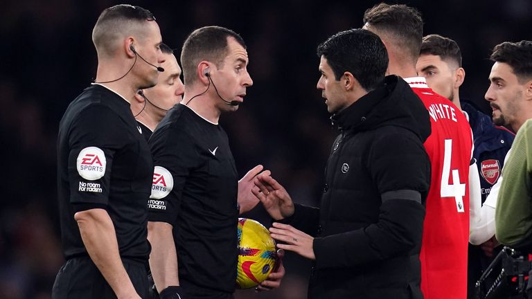 Mikel Arteta pleads with the referees after full-time