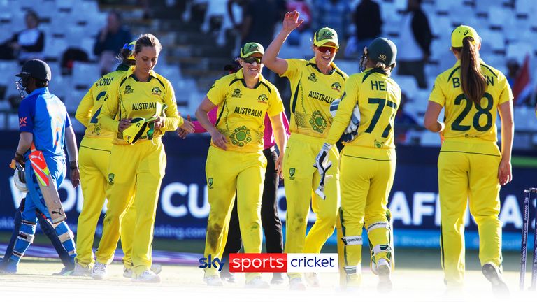 Resumen: Australia llega a la final con una victoria de cinco carreras contra India