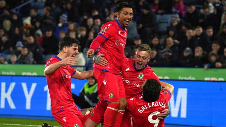 Blackburn celebra tras anotar contra Leicester en el King Power Stadium