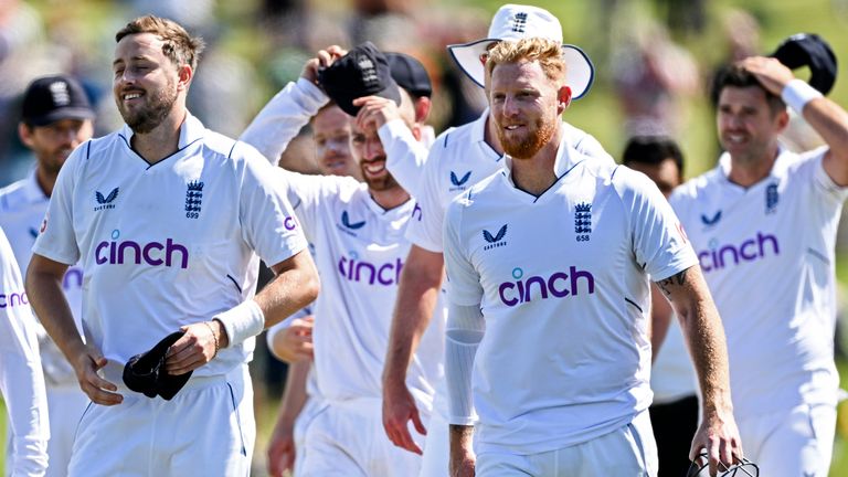 England walk off after hammering New Zealand in first Test (Associated Press)