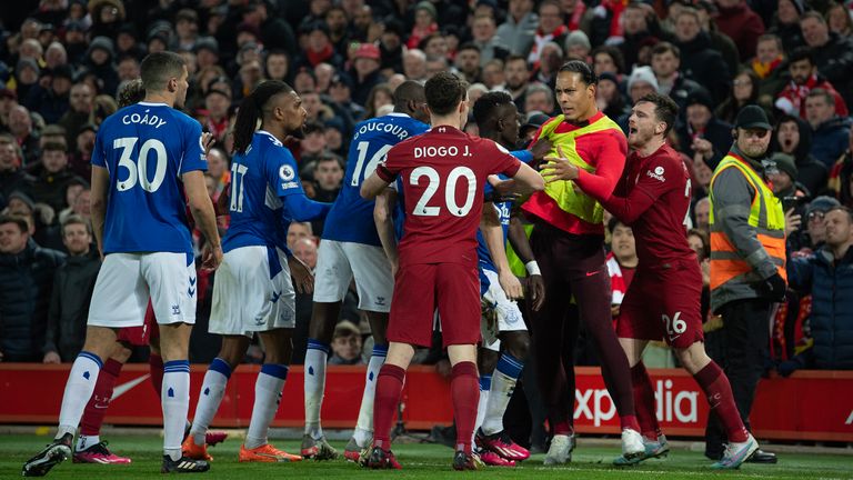 LIVERPOOL, ENGLAND - FEBRUARY 13: Substitute Virgil van Dijk of Liverpool gets involved in an argument during the Premier League match between Liverpool FC and Everton FC at Anfield on February 13, 2023 in Liverpool, United Kingdom. (Photo by Visionhaus/Getty Images) *** Local Caption *** Virgil van Dijk 