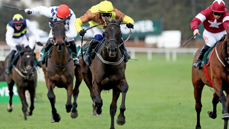 Galopin Des Champs wins the Irish Gold Cup under Paul Townend