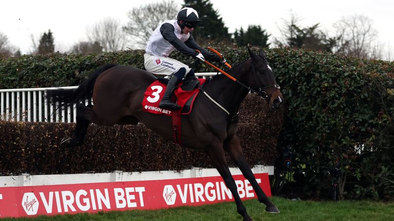 Gerri Colombe and Jordan Gainford take the Scilly Isles Novice Chase at Sandown