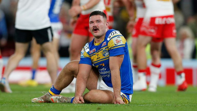 Picture by Ed Sykes/SWpix.com - 24/09/2022 - Rugby League - Betfred Super League Grand Final - St Helens v Leeds Rhinos - Old Trafford, Manchester, England - Leeds Rhinos' James Bentley looks dejected after the game