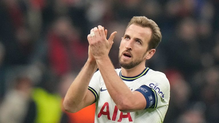 Tottenham&#39;s Harry Kane applauds fans at the end of the Champions League, round of 16, first leg soccer match between AC Milan and Tottenham Hotspur at the San Siro stadium in Milan , Italy, Tuesday, Feb. 14, 2023.