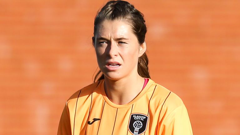 Mairead Fulton set up four goals as Glasgow City maintained their three-point lead at the top of the Scottish Women's Premier League