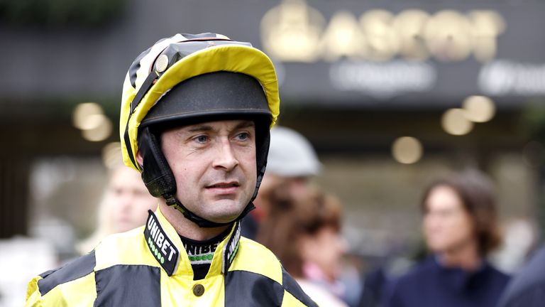 Nico de Boinville heads to the start at Ascot in the colours of the Donnellys