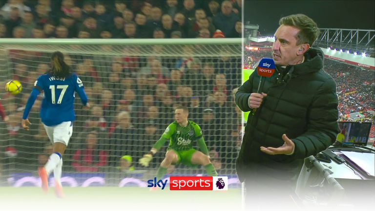 &#39;I have no idea what he is doing!&#39; | Gary Neville on Jordan Pickford&#39;s howler against Liverpool