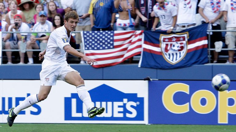 Robbie Rogers playing for the USA in 2009
