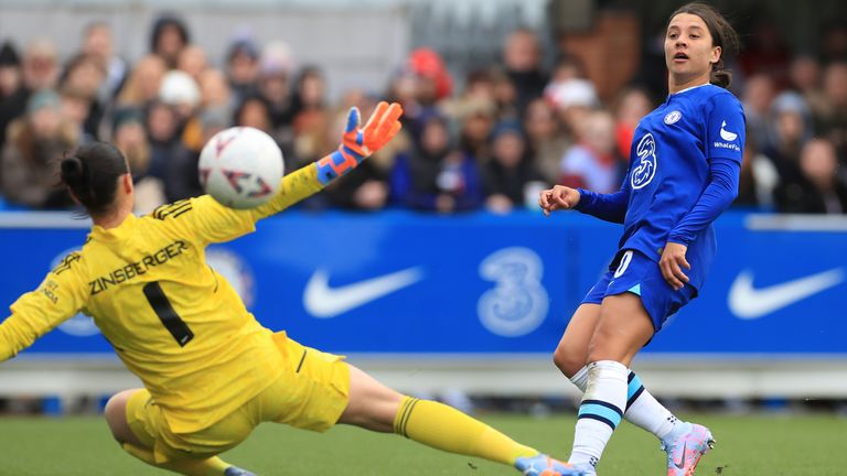 Sam Kerr makes it 2-0 to Chelsea