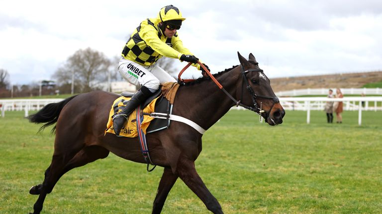 Shishkin leaves his rivals well behind in the Betfair Ascot Chase