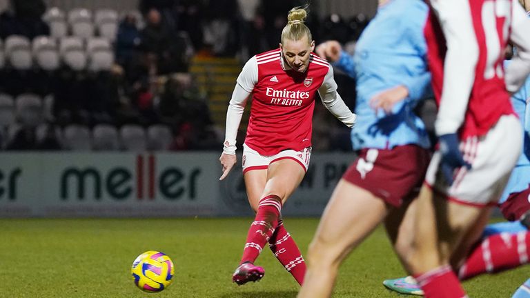 Stina Blackstenius struck the post in Arsenal&#39;s 2-1 loss to Man City