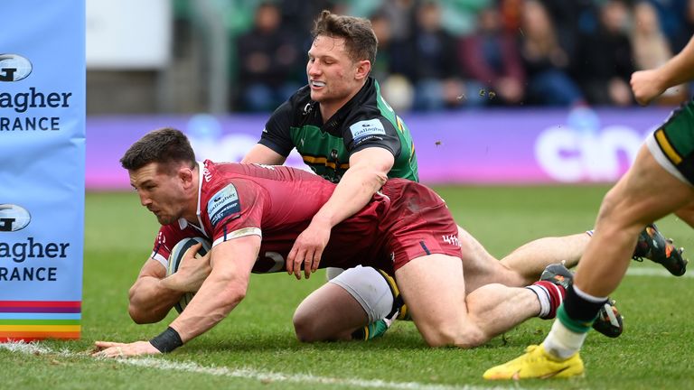 NORTHAMPTON, ENGLAND - FEBRUARY 18: Tom Curry of Sale Sharks scores his sides 2nd try during the Gallagher Premiership Rugby match between Northampton Saints and Sale Sharks at Franklin's Gardens on February 18, 2023 in Northampton, England. (Photo by Alex Davidson/Getty Images for Sale Sharks)