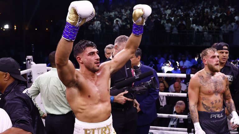 Tommy Fury celebrates the win (Photo: Skill Challenge Entertainment)
