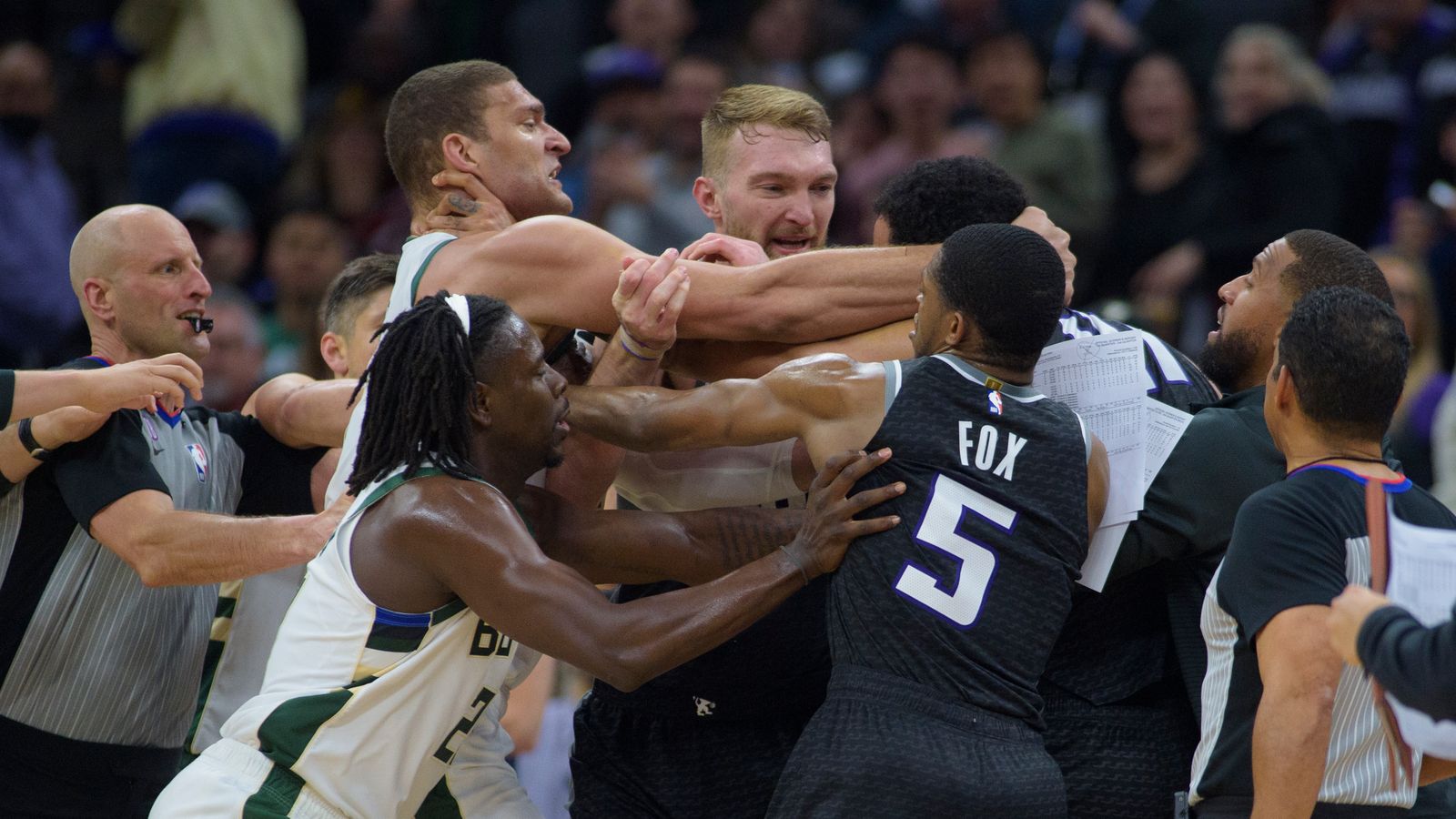 Milwaukee Bucks, Sacramento Kings game ends in mass brawl! NBA News