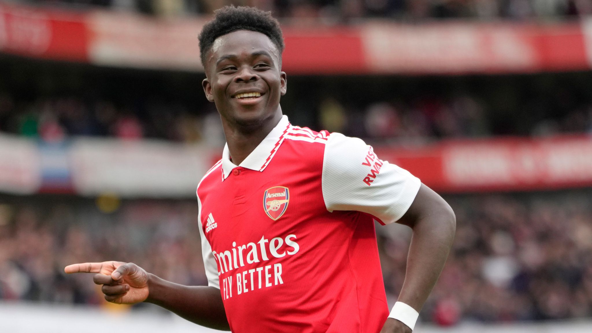 Arsenal 4-1 Crystal Palace Bukayo Saka scores twice as Gunners extend lead to eight points over Man City Football News Sky Sports
