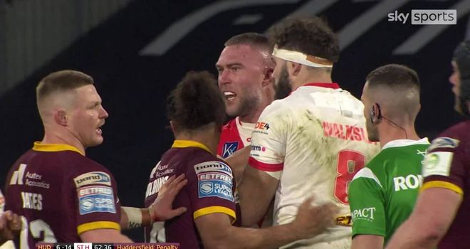 Super League: Huddersfield Giants 12-24 St Helens - Leaders battle