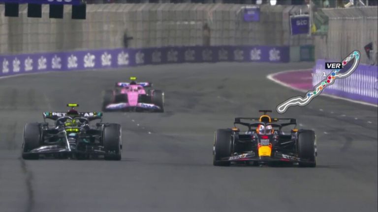 马克斯Verstappen微风过去刘易斯·汉密尔顿P8在沙特阿拉伯的大奖赛。