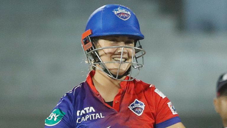 England&#39;s Alice Capsey claimed three wickets and then cracked 34 off 31 balls as the Delhi Capitals booked their place in the WPL final with a five-wicket win over UP Warriorz