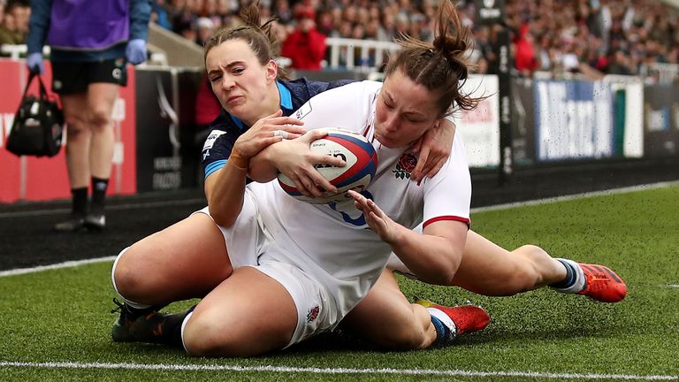 Amy Cokayne scores England's second try
