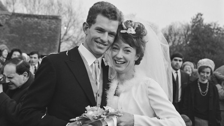 Ann Packer marries fellow athlete Robbie Brightwell at Moulsford Church in Berkshire, UK, 19th December 1964