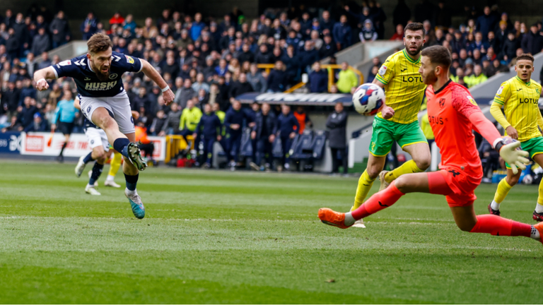 Millwall&#39;s Tom Bradshaw scores against Norwich