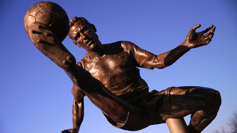 The Dennis Bergkamp statue outside the ground before the Premier League match at the Emirates Stadium, London.