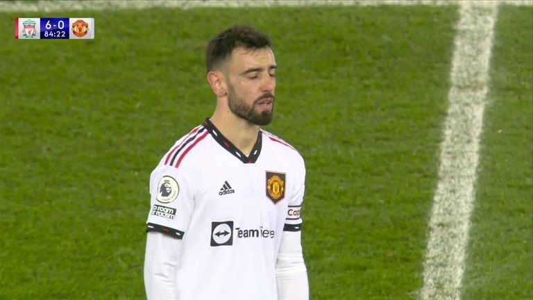 After Liverpool&#39;s sixth goal, Neville claimed Fernandes asked the United bench to be taken off
