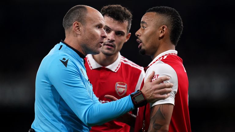 Gabriel Jesus and Granit Xhaka confront the referee against Sporting Lisbon