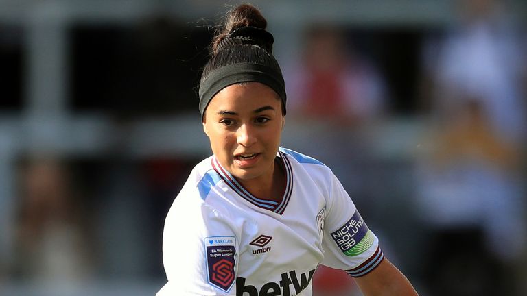 Jacynta Galabadaarachchi playing for her former club West Ham