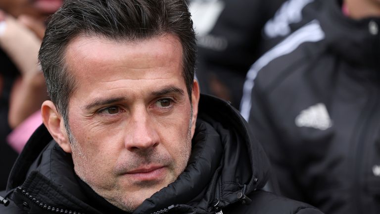 Fulham&#39;s head coach Marco Silva looks out from the bench prior the English Premier League soccer match between Fulham and Arsenal at Craven Cottage stadium in London, Sunday, March 12, 2023. (AP Photo/Ian Walton)