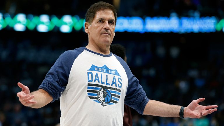 Dallas Mavericks owner Mark Cuban appeals to the referees during a time-out in his team&#39;s loss to the Golden State Warriors