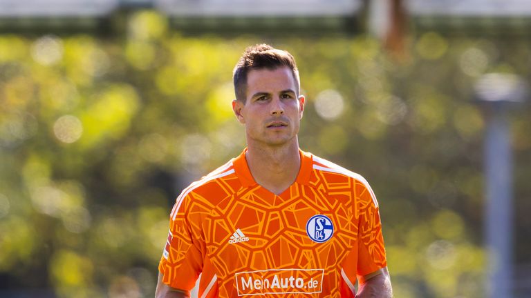 Schalke goalkeeper Michael Langer [Credit: DFL]