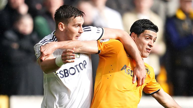 Raul Jimenez tangles with Max Wober