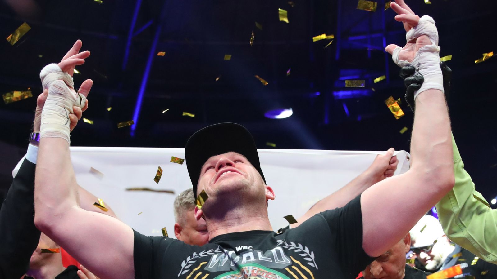 Lukasz Rozanski blasts Alen Babic away in one wild round to win WBC bridgerweight title in Poland | Boxing News