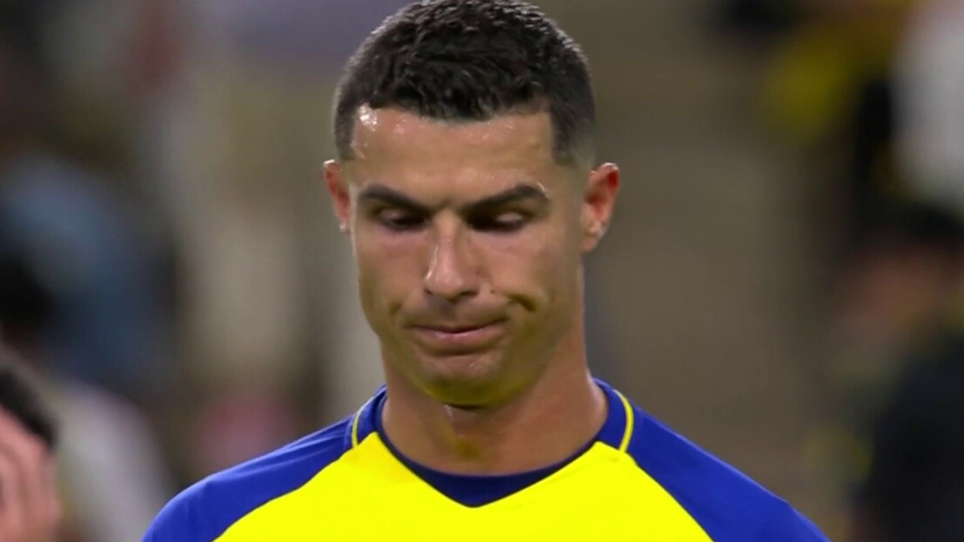 Ronaldo fumes at his own bench! | 'He is not a happy man'