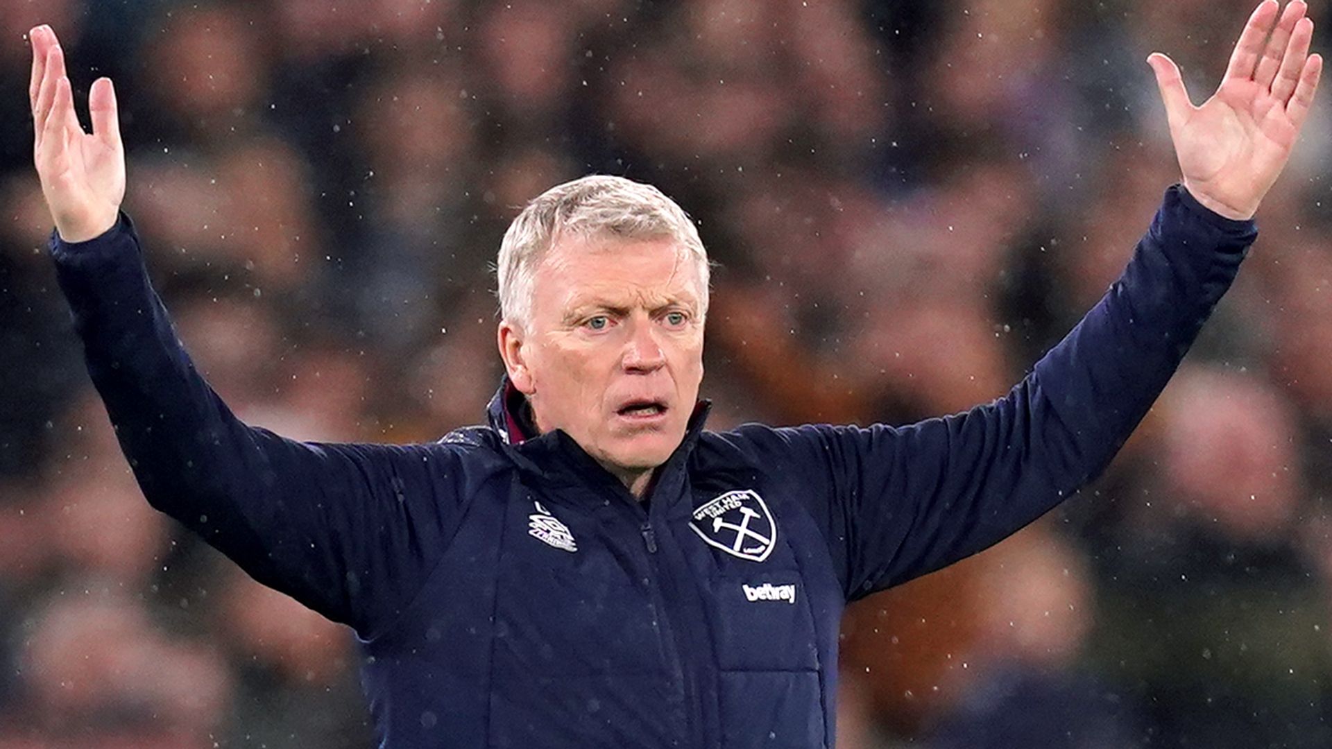 Moyes: Board still back me | Rice: We let in schoolboy goals