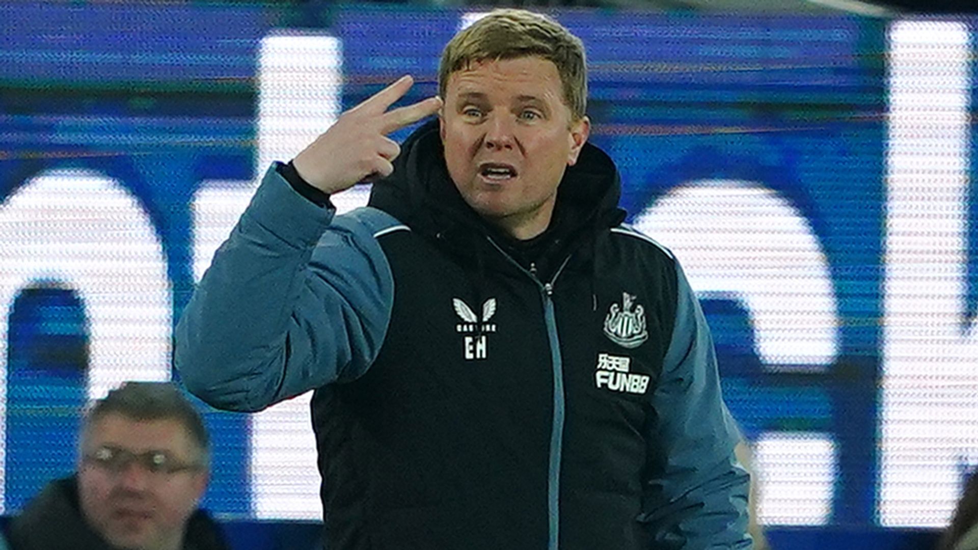Howe not taking anything for granted in CL pursuit | Dyche: I've not lost fans