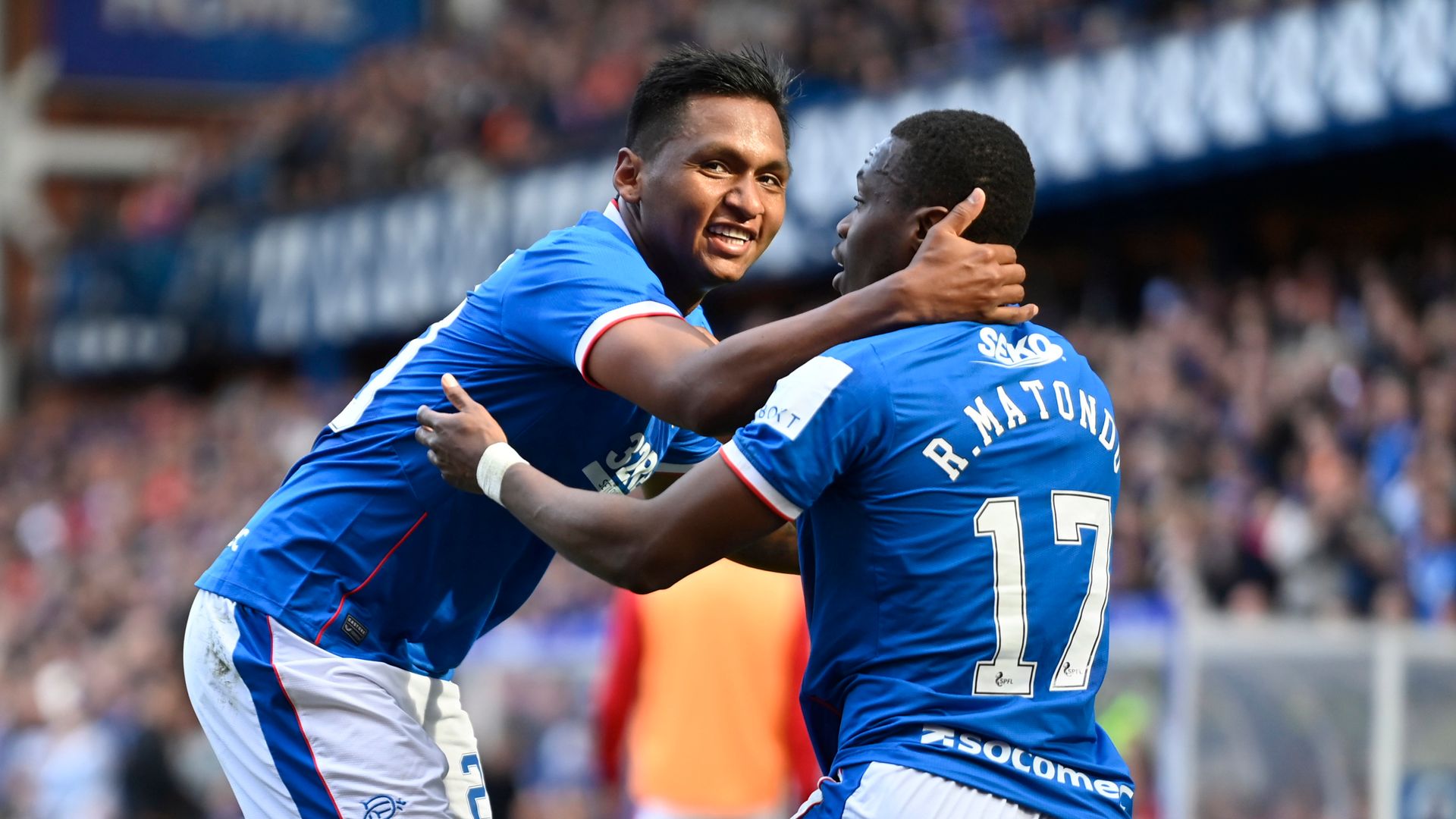 Rangers overcome stubborn St Mirren with late goals