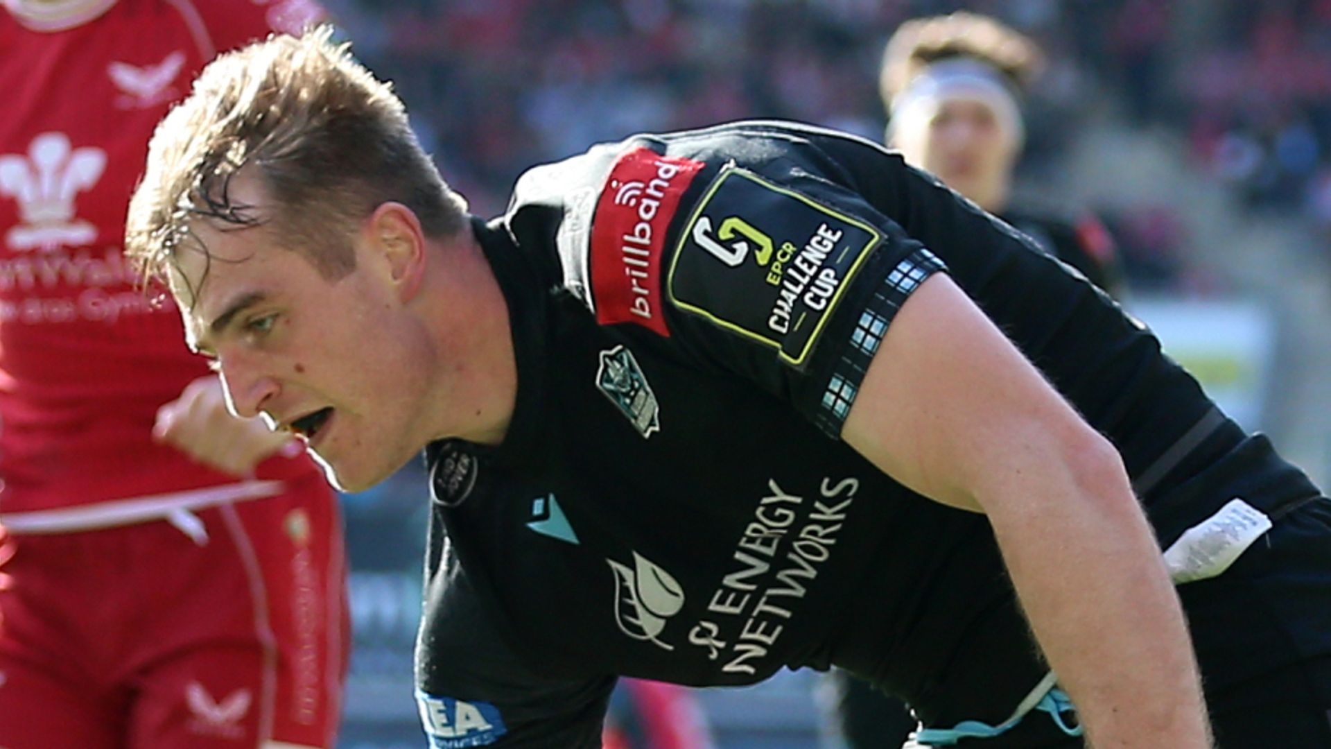 Glasgow beat Scarlets to reach first European final