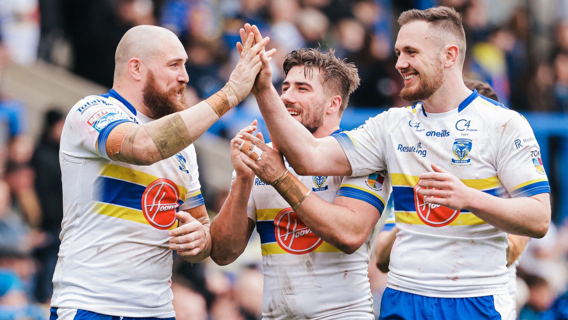 Wolves maul Hull FC to stay unbeaten in Super League