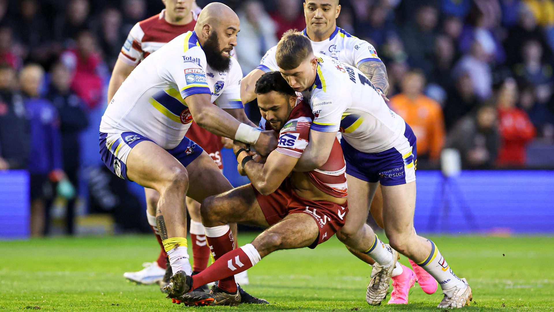 Super League: Warriors hand Wolves first loss of year - as it happened